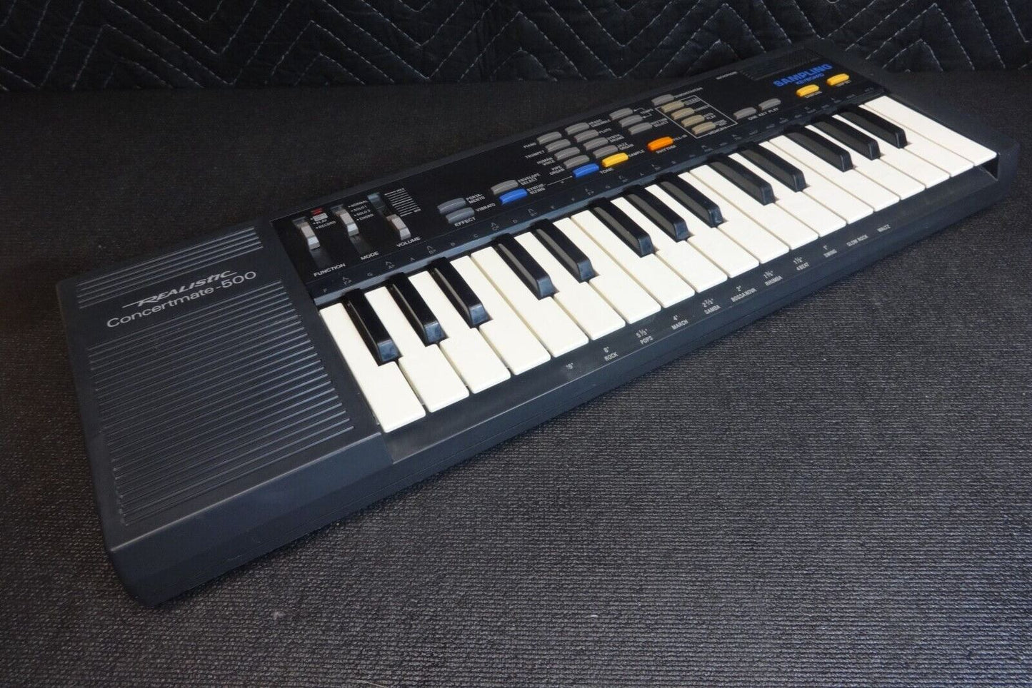 Realistic Concertmate 500 Sampling Keyboard Synthesizer