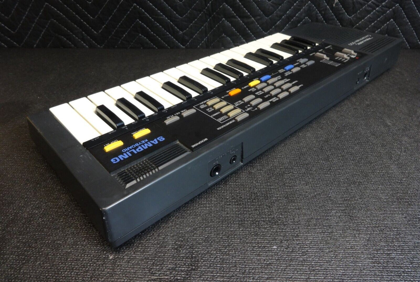 Realistic Concertmate 500 Sampling Keyboard Synthesizer