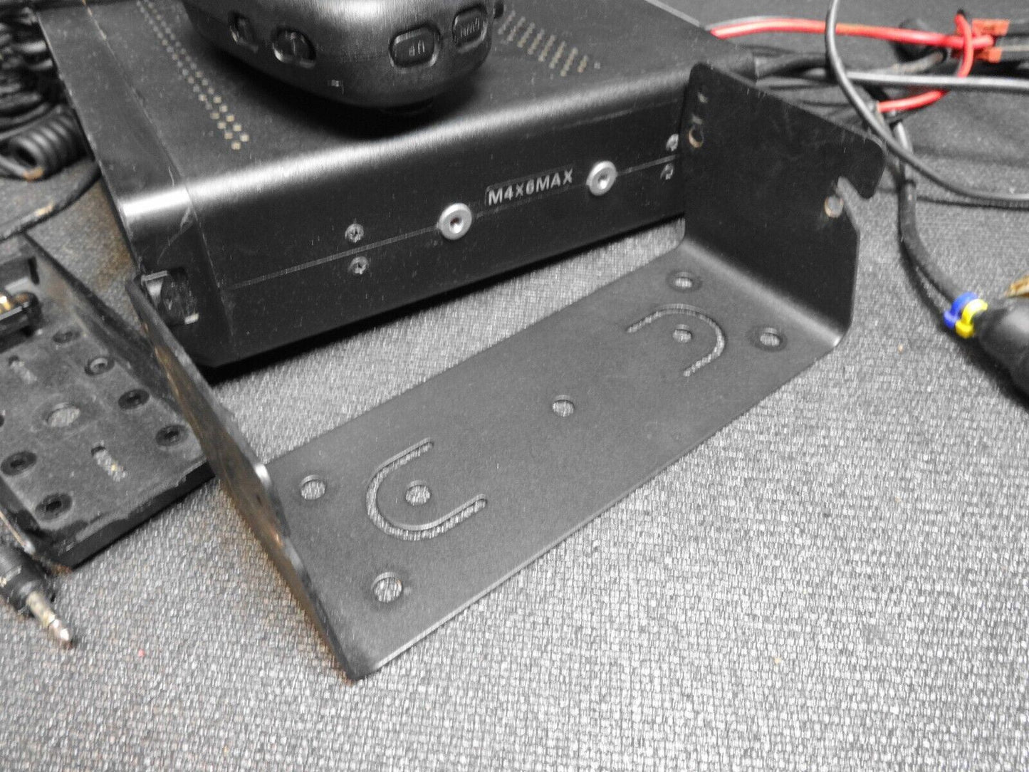 Yaesu Ham Radio Transceiver (FT100D) BASE UNIT w/ Mic, Cables, Speaker - No Head