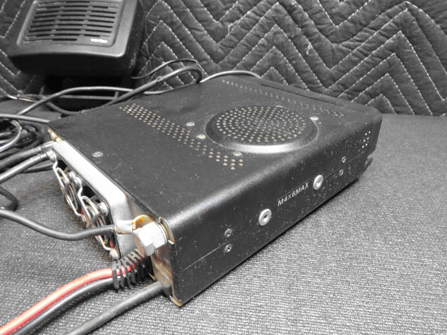 Yaesu Ham Radio Transceiver (FT100D) BASE UNIT w/ Mic, Cables, Speaker - No Head