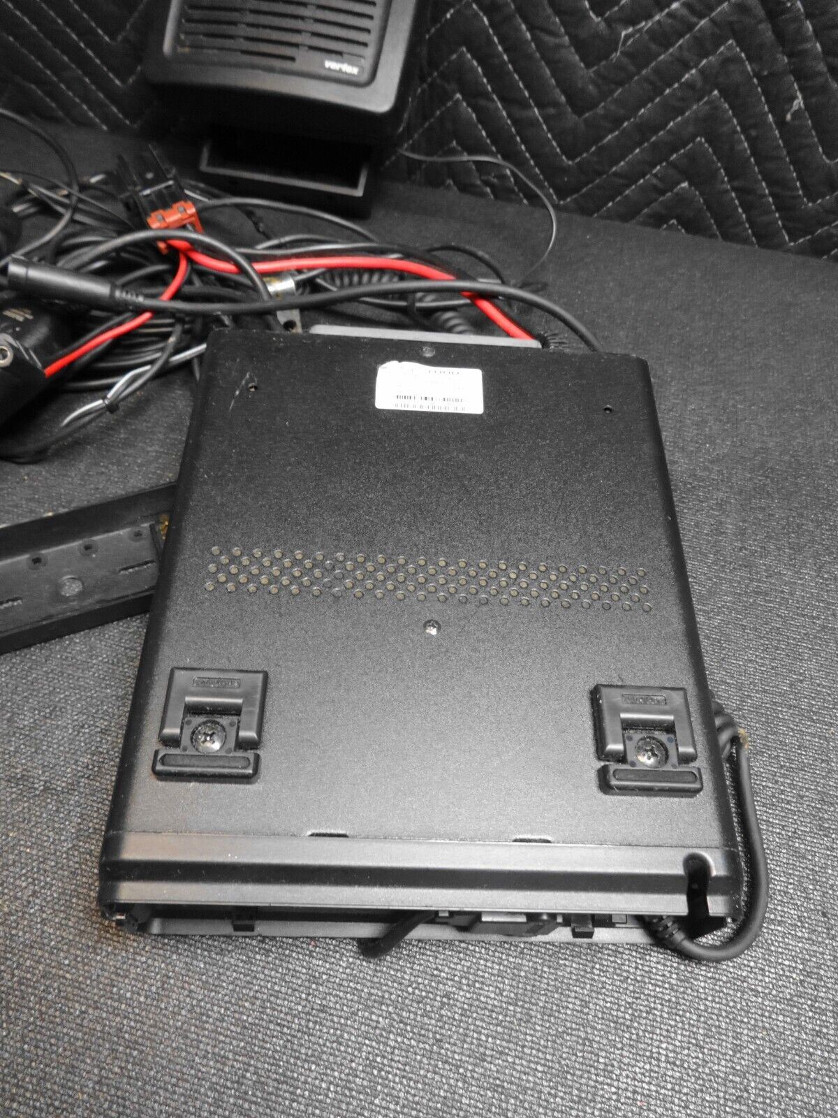 Yaesu Ham Radio Transceiver (FT100D) BASE UNIT w/ Mic, Cables, Speaker - No Head