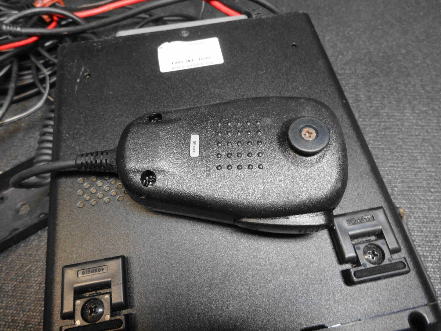 Yaesu Ham Radio Transceiver (FT100D) BASE UNIT w/ Mic, Cables, Speaker - No Head