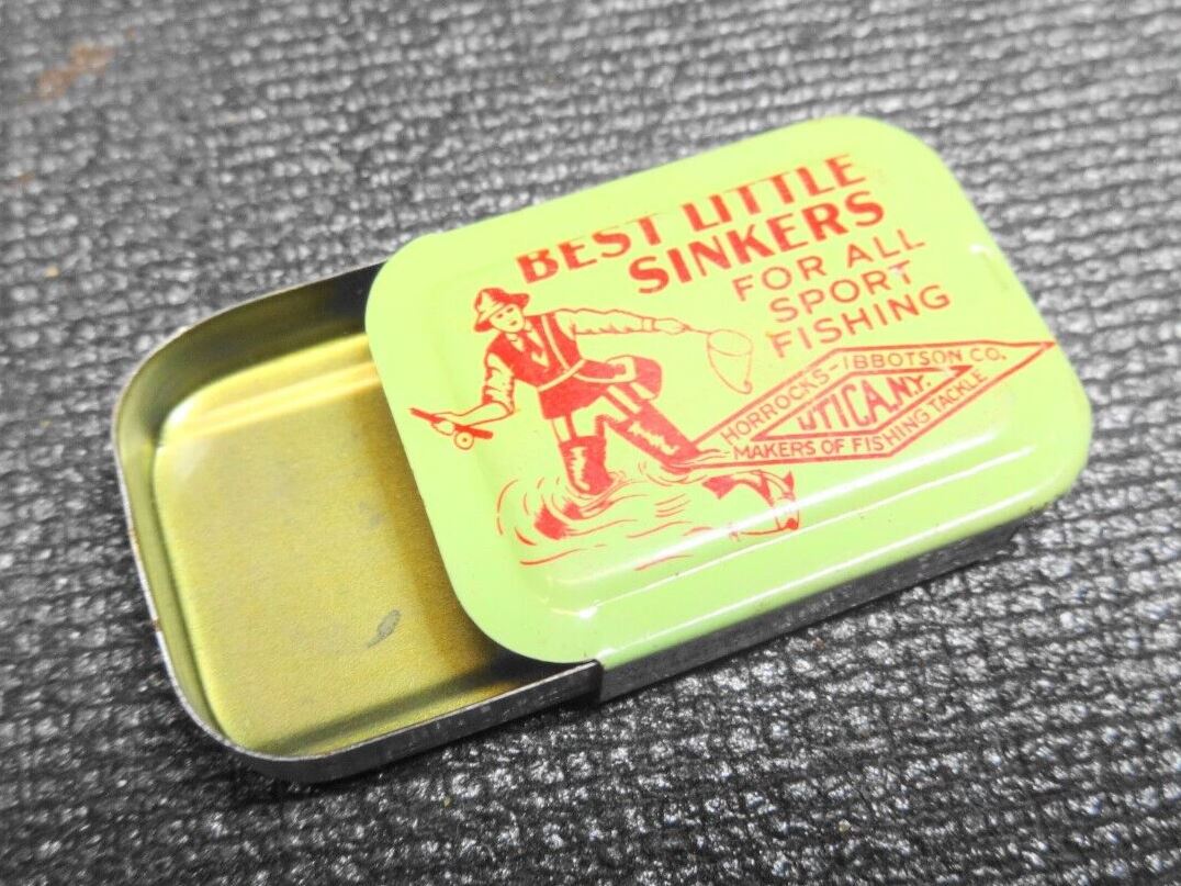 OLD Vintage FISHING TACKLE BOX LOT HOOKS LURES CRAWFISH SPOONS SPINNERS NOS