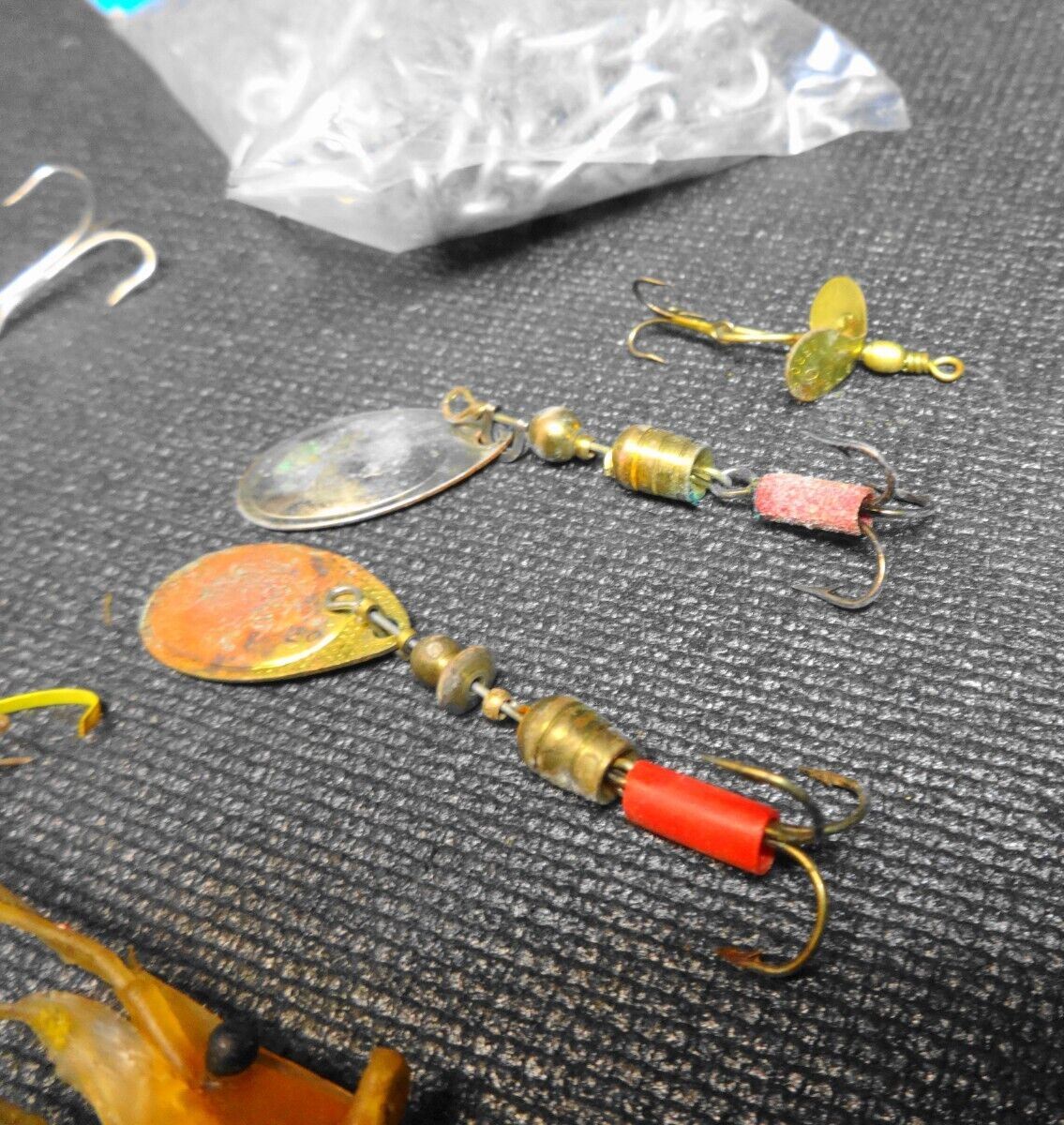 OLD Vintage FISHING TACKLE BOX LOT HOOKS LURES CRAWFISH SPOONS SPINNERS NOS