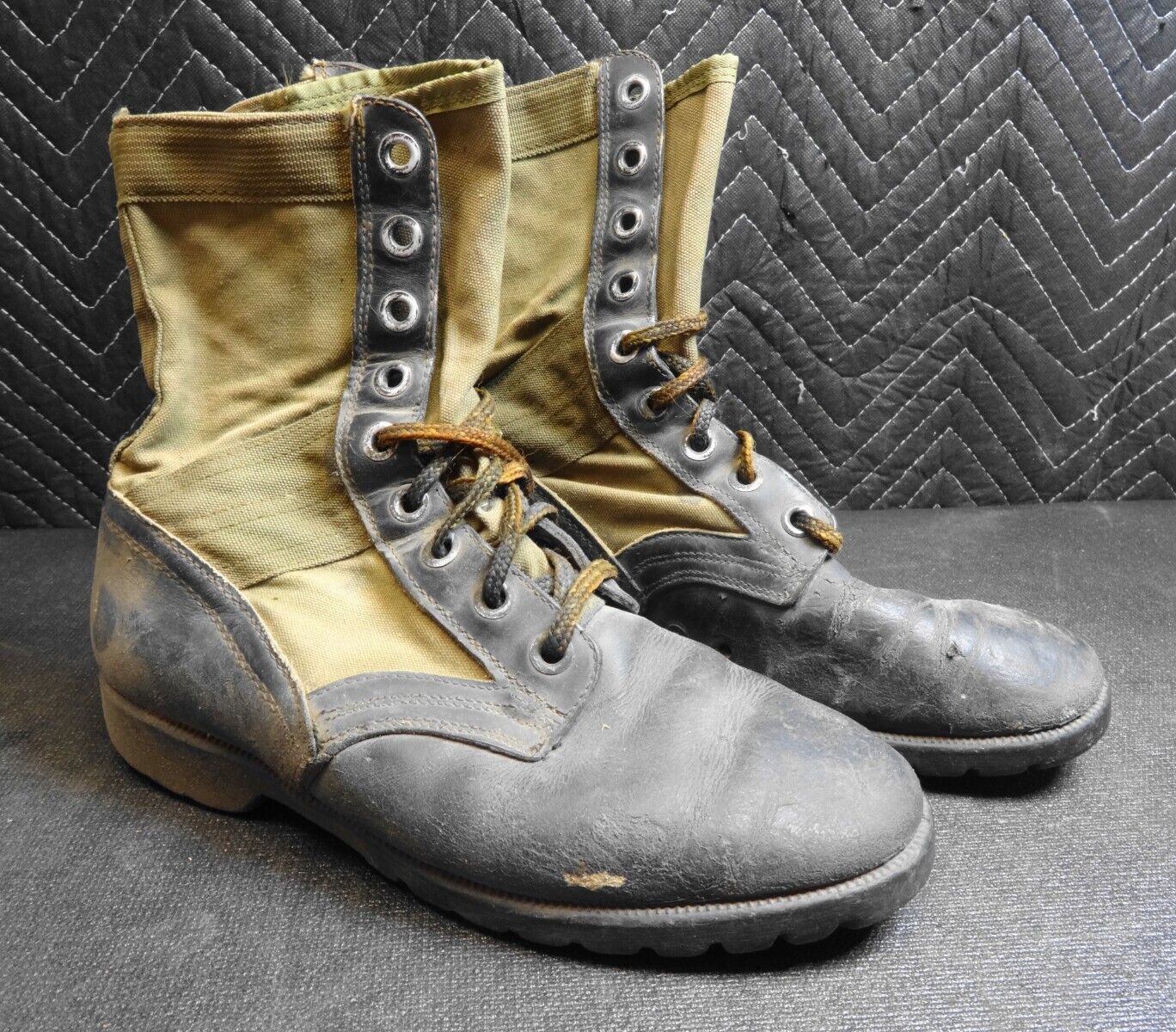 GENUINE USGI 1967 US ARMY VIETNAM WAR ERA JUNGLE BOOTS - SIZE 8R