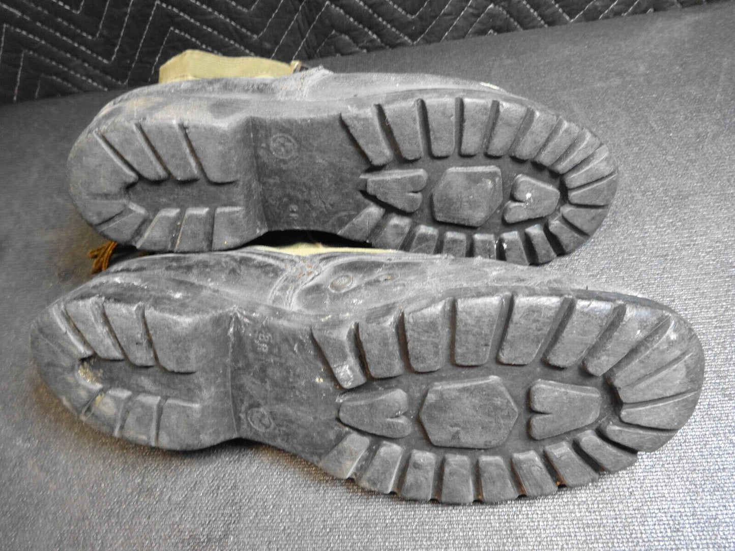 GENUINE USGI 1967 US ARMY VIETNAM WAR ERA JUNGLE BOOTS - SIZE 8R