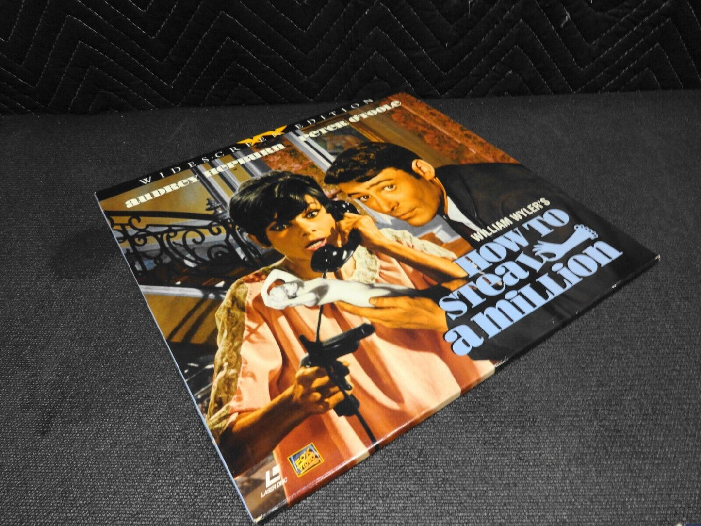 HOW TO STEAL A MILLION Laserdisc LD WIDESCREEN Audrey Hepburn Peter O'Toole