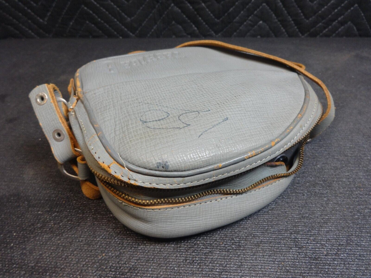 YASHICA 8 Model T-2 8MM MOVIE CAMERA W/Lenses | Released late 1950s