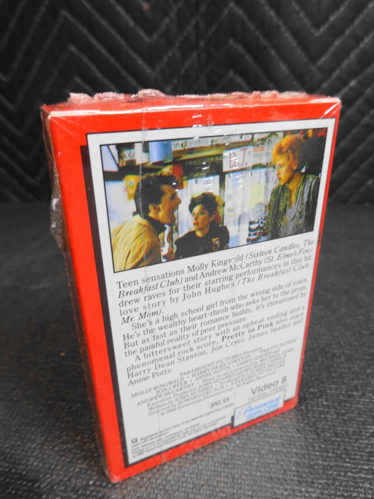 Pretty in Pink on Video 8 Cassette in factory sealed package - Molly Ringwald