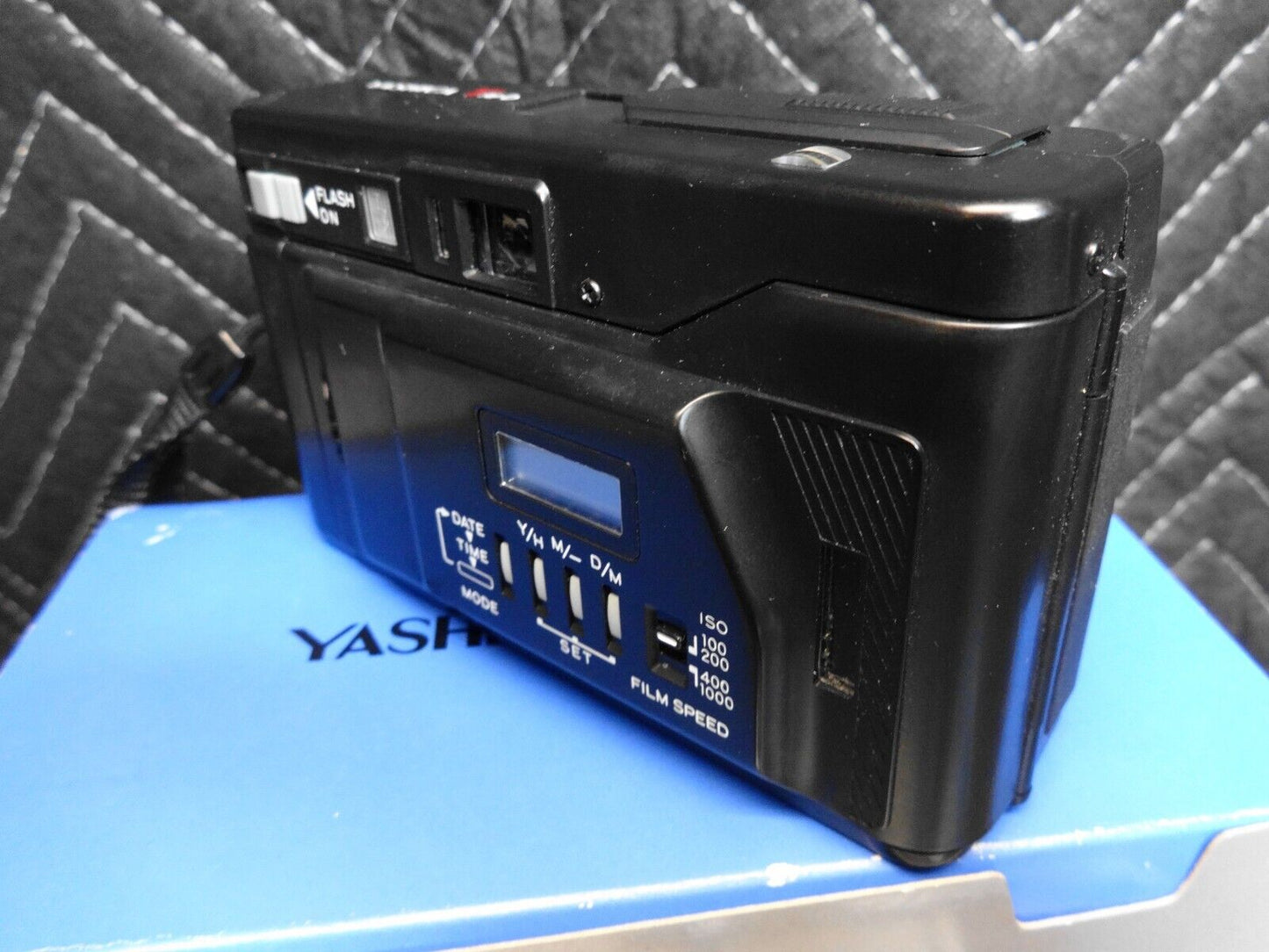 1984 Kyocera Yashica T AF-D 35mm Point & Shoot Film Camera w/ Box Manual Papers