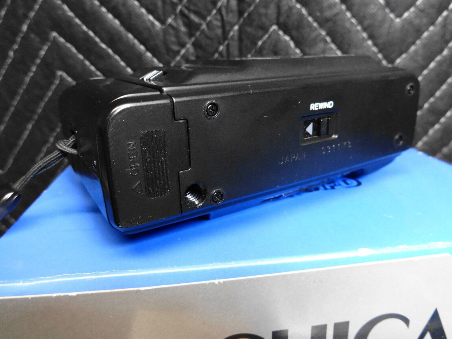 1984 Kyocera Yashica T AF-D 35mm Point & Shoot Film Camera w/ Box Manual Papers