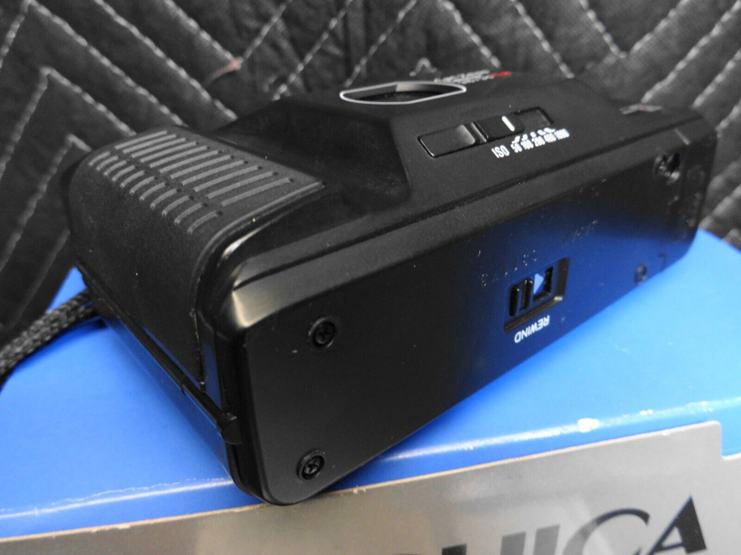 1984 Kyocera Yashica T AF-D 35mm Point & Shoot Film Camera w/ Box Manual Papers