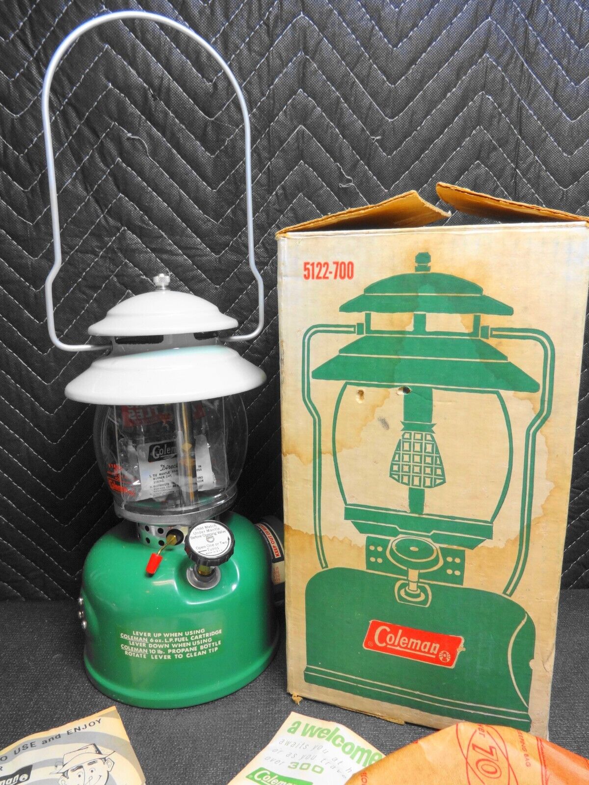 VTG NOS Coleman 5122-700 LP Gas Single Mantle Globe Lantern Green w/Box papers