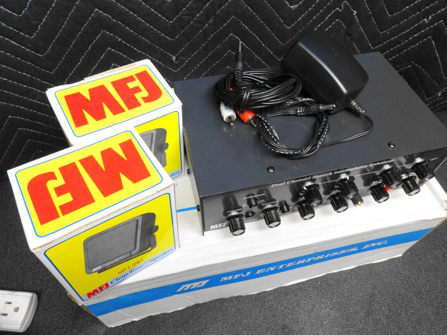 MFJ-618 SPEECH INTELLIGIBILITY ENHANCER Dual Channel w/ Power, Cables, Speakers