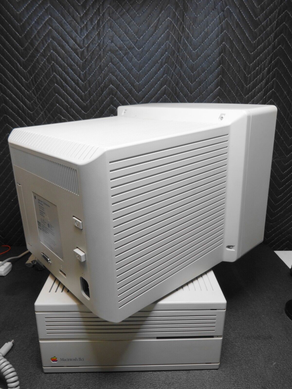 Vintage Apple Macintosh IIci Mac M5780 Computer, Monitor, Mouse, Keyboard