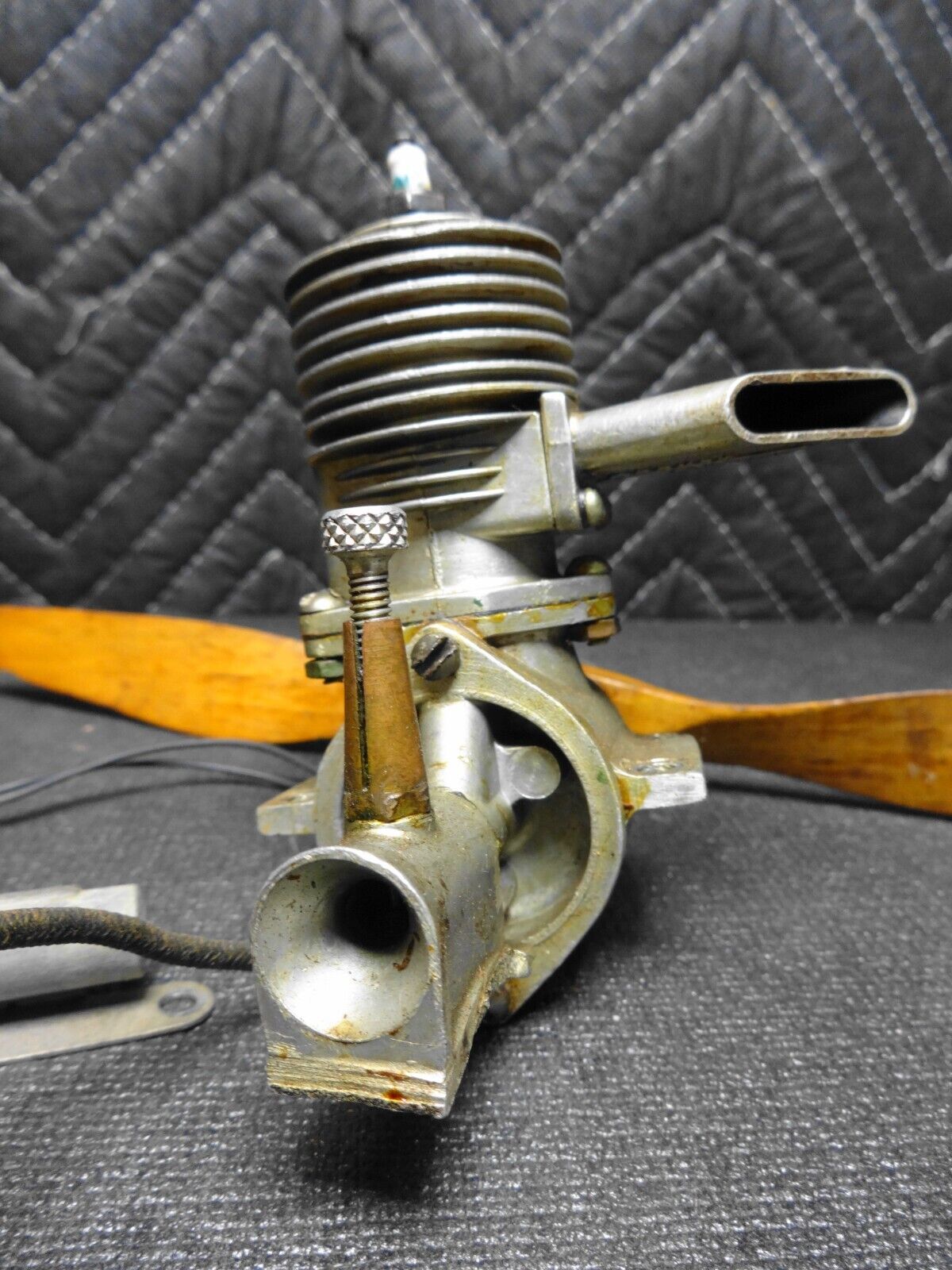 Vintage Rocket Motor RC Airplane Engine w/ 11" SpeedWay Wooden Propeller - 1940s