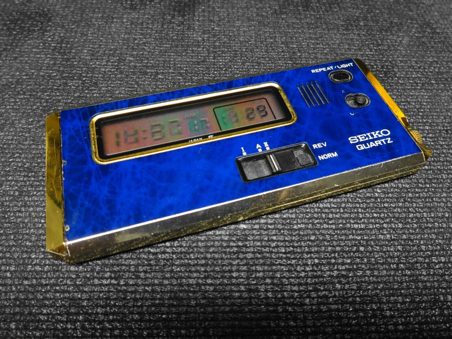 VINTAGE SEIKO QUARTZ BASE METAL ALARM CLOCK 7411-003L SEIKOSHA CO.