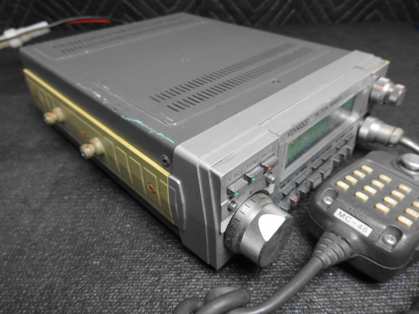 KENWOOD TW-4000A DUAL-BANDER w/ MC-48 MIC - TRANSCEIVER