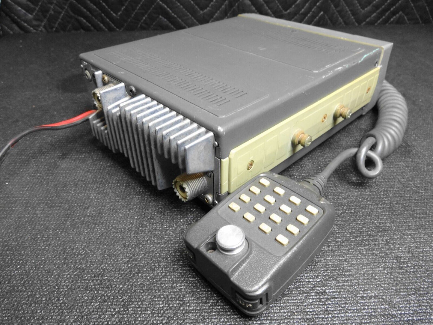KENWOOD TW-4000A DUAL-BANDER w/ MC-48 MIC - TRANSCEIVER