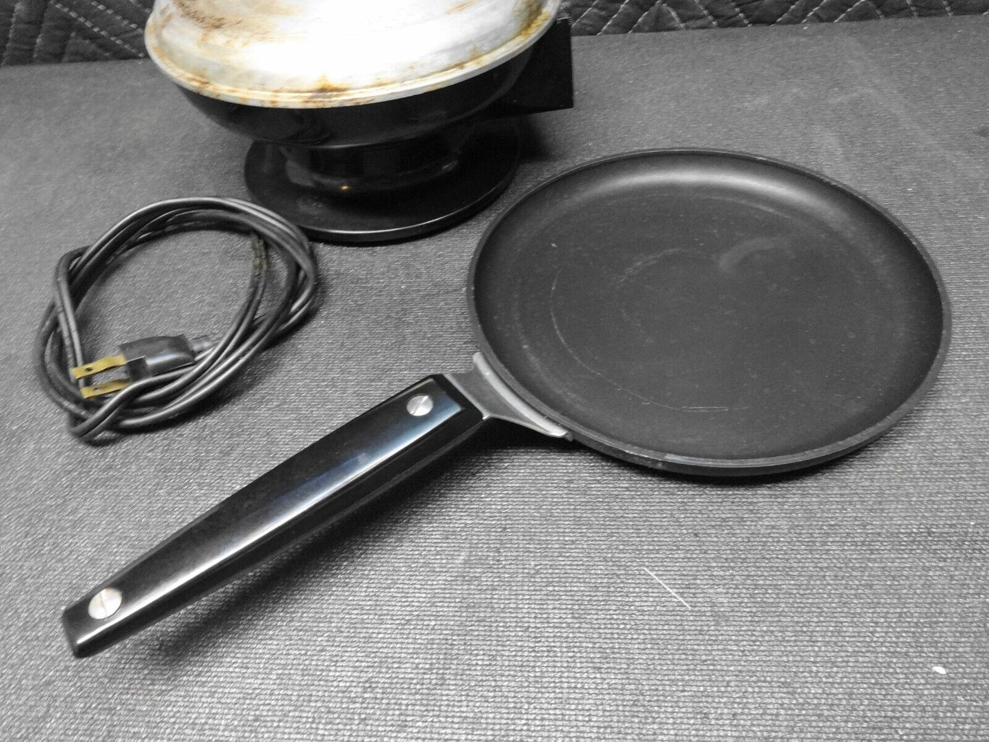 Vintage Sunbeam M'sieur Crepe Electric Crepemaker w/ Pan