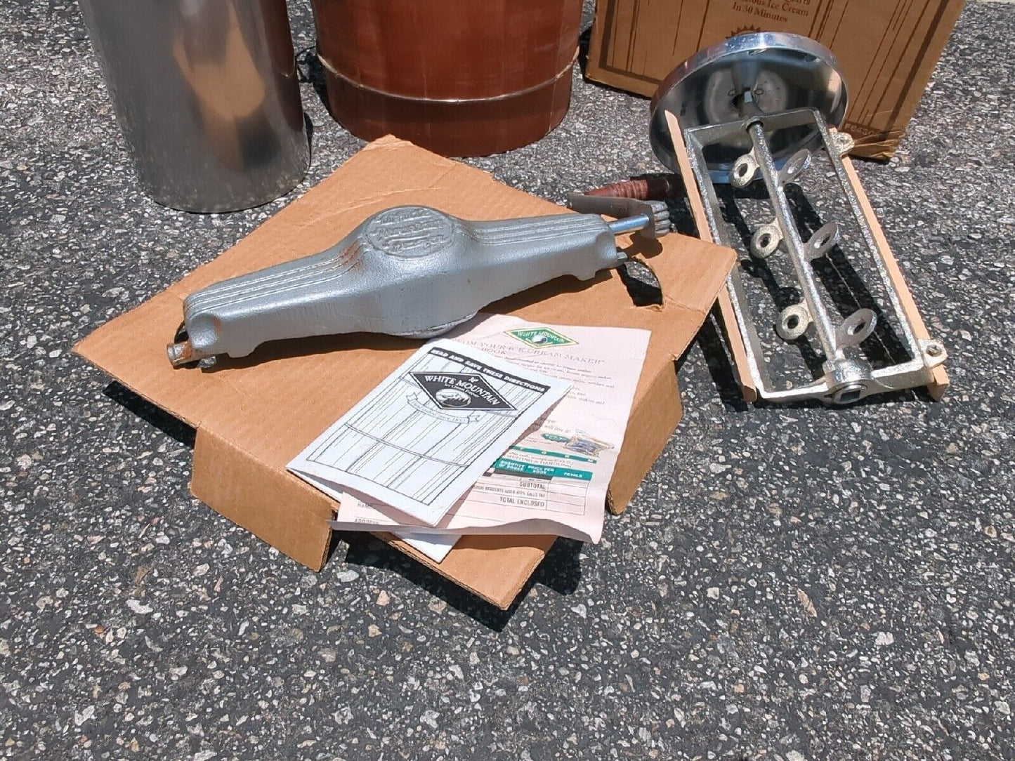 White Mountain Ice Cream Freezer 6 Qt. Triple Motion Vintage F64306 ALMOST NIB