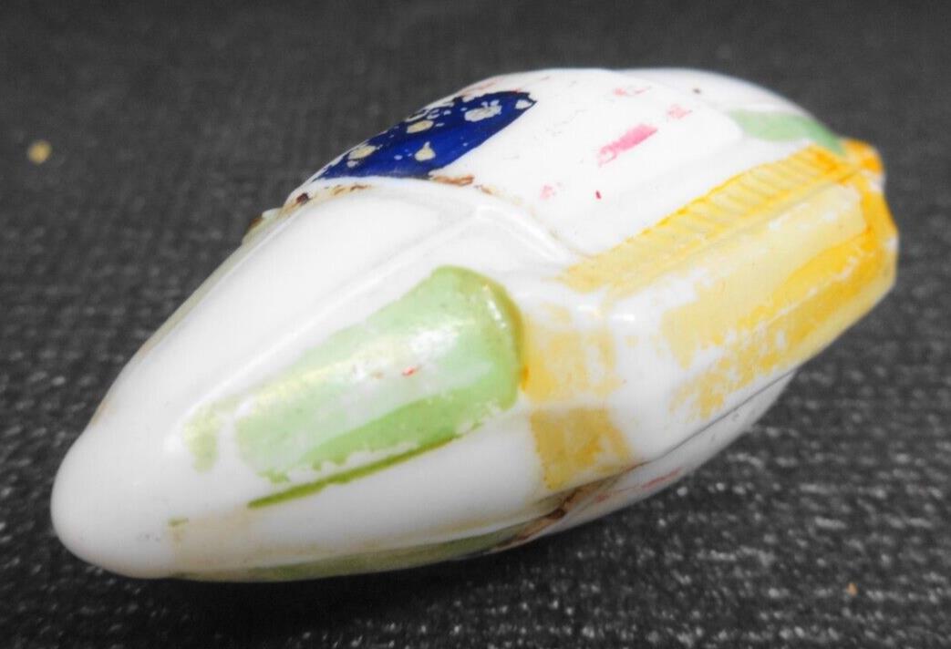 VINTAGE BLIMP AIRSHIP DERIGIBLE ZEPPELIN Figural Milk Glass Light Bulb C6 TESTED