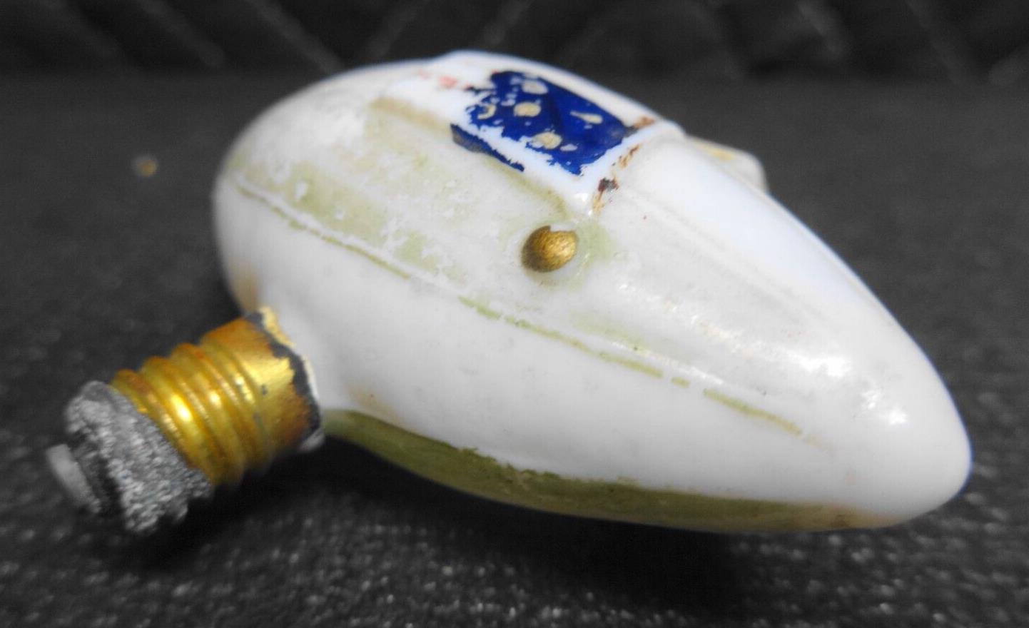 VINTAGE BLIMP AIRSHIP DERIGIBLE ZEPPELIN Figural Milk Glass Light Bulb C6 TESTED