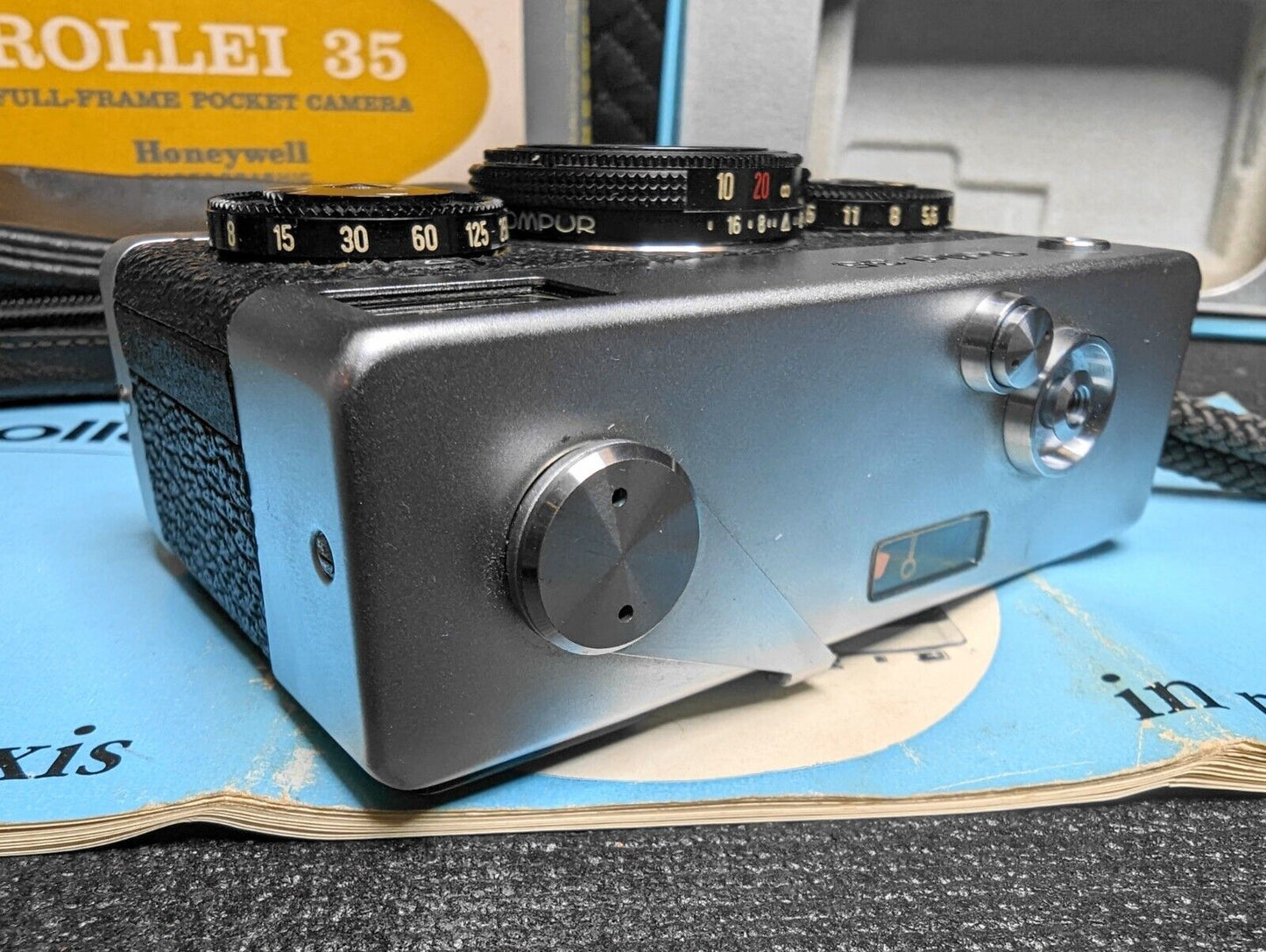 Rollei 35 Germany with 40mm f3.5 Tessar Lens - Box, Leather Pouch, Batt & Manual