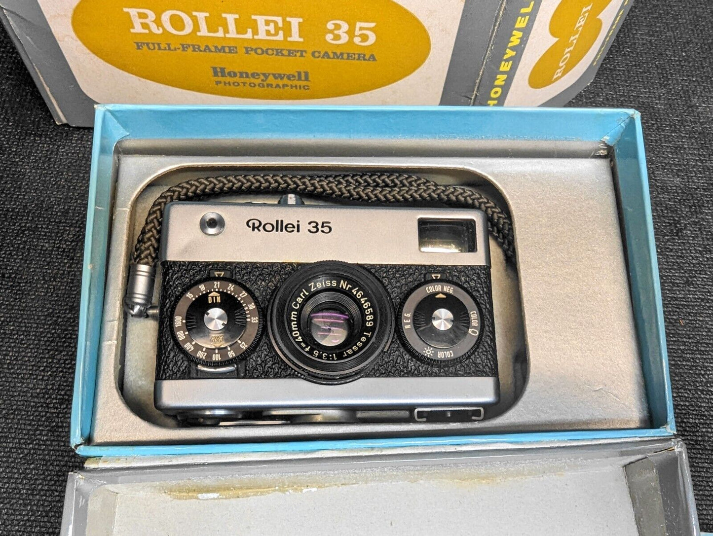 Rollei 35 Germany with 40mm f3.5 Tessar Lens - Box, Leather Pouch, Batt & Manual