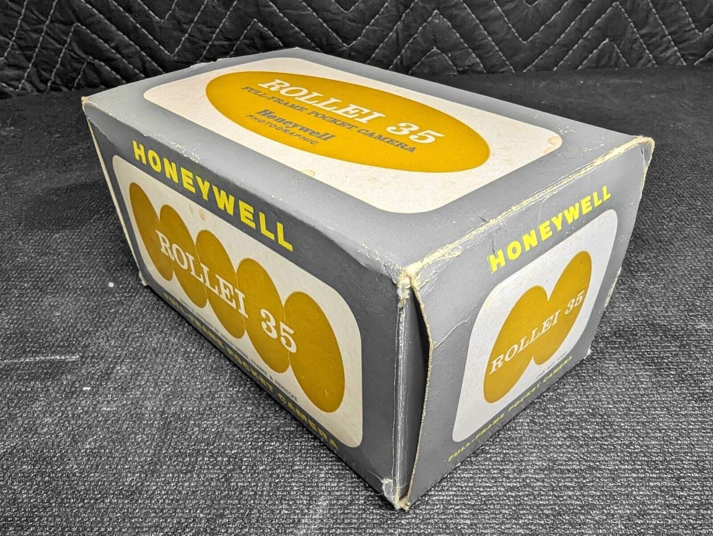 Rollei 35 Germany with 40mm f3.5 Tessar Lens - Box, Leather Pouch, Batt & Manual