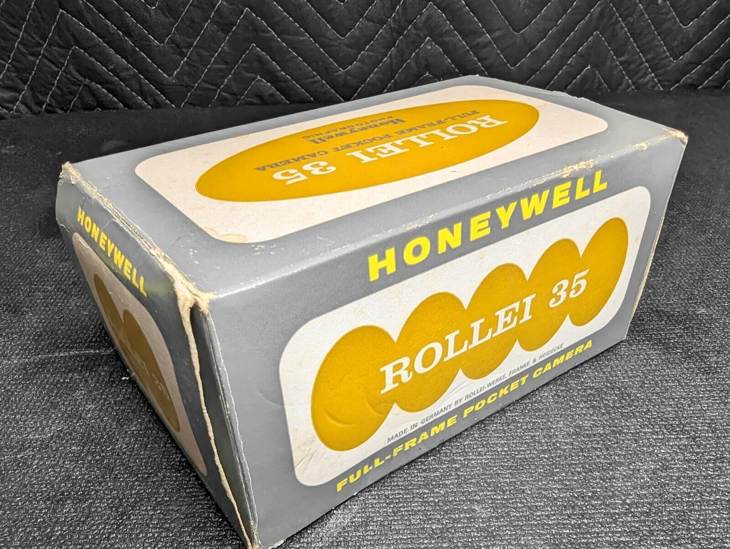 Rollei 35 Germany with 40mm f3.5 Tessar Lens - Box, Leather Pouch, Batt & Manual