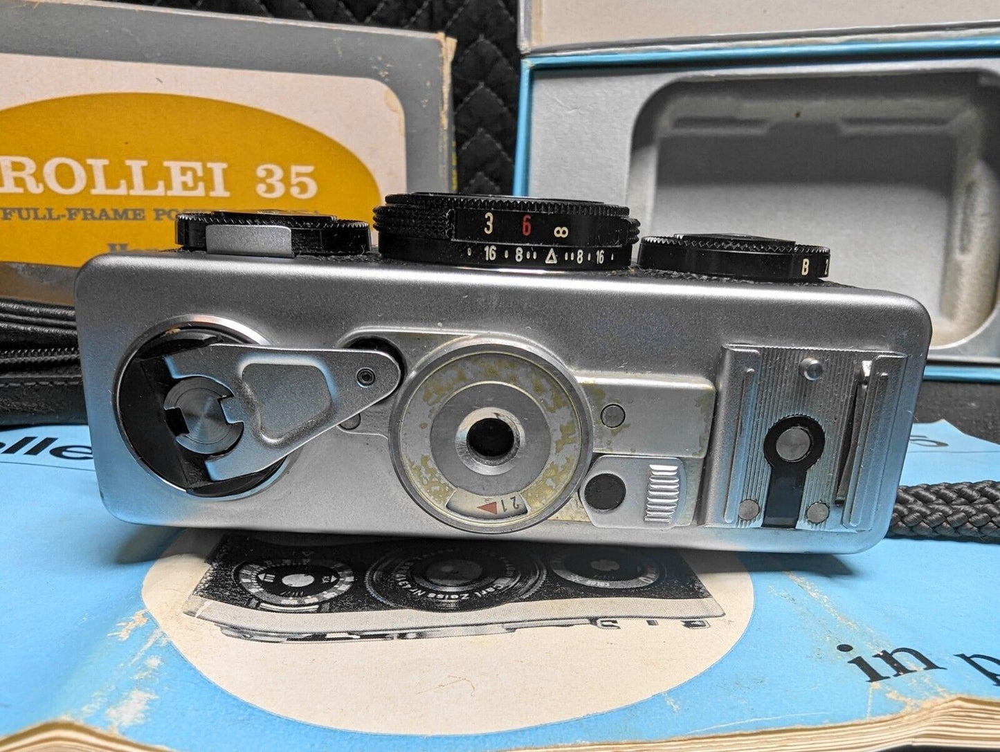 Rollei 35 Germany with 40mm f3.5 Tessar Lens - Box, Leather Pouch, Batt & Manual