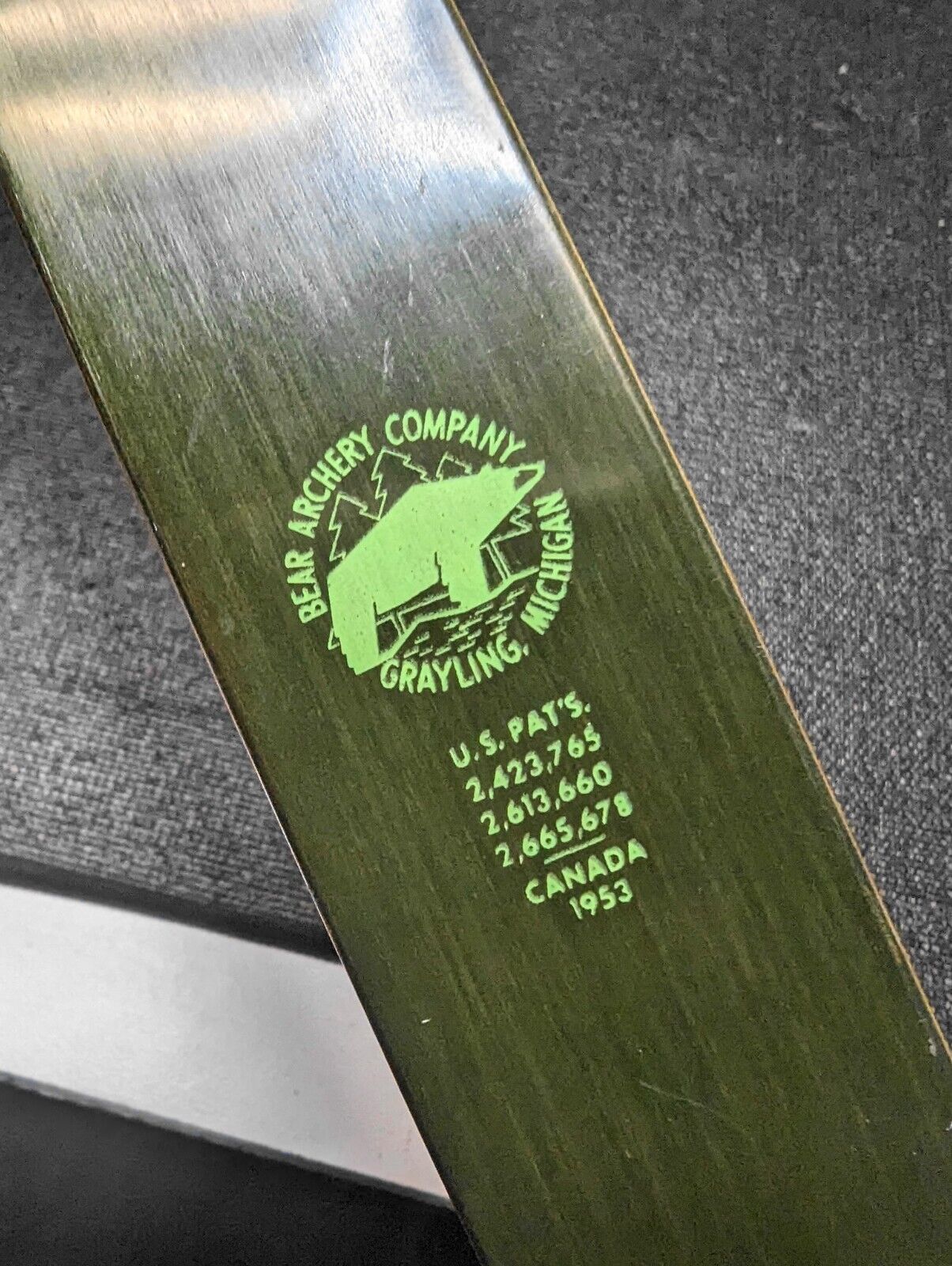 Vintage Bear Kodiak Hunter recurve bow. 60 inch LEFT HAND - 50#