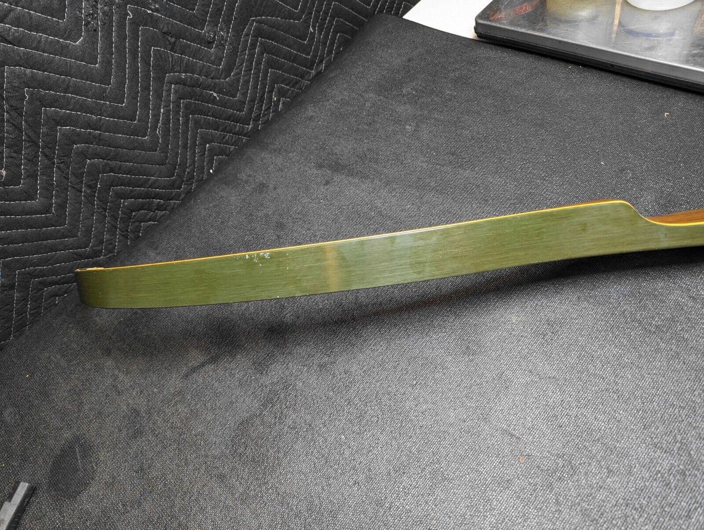 Vintage Bear Kodiak Hunter recurve bow. 60 inch LEFT HAND - 50#