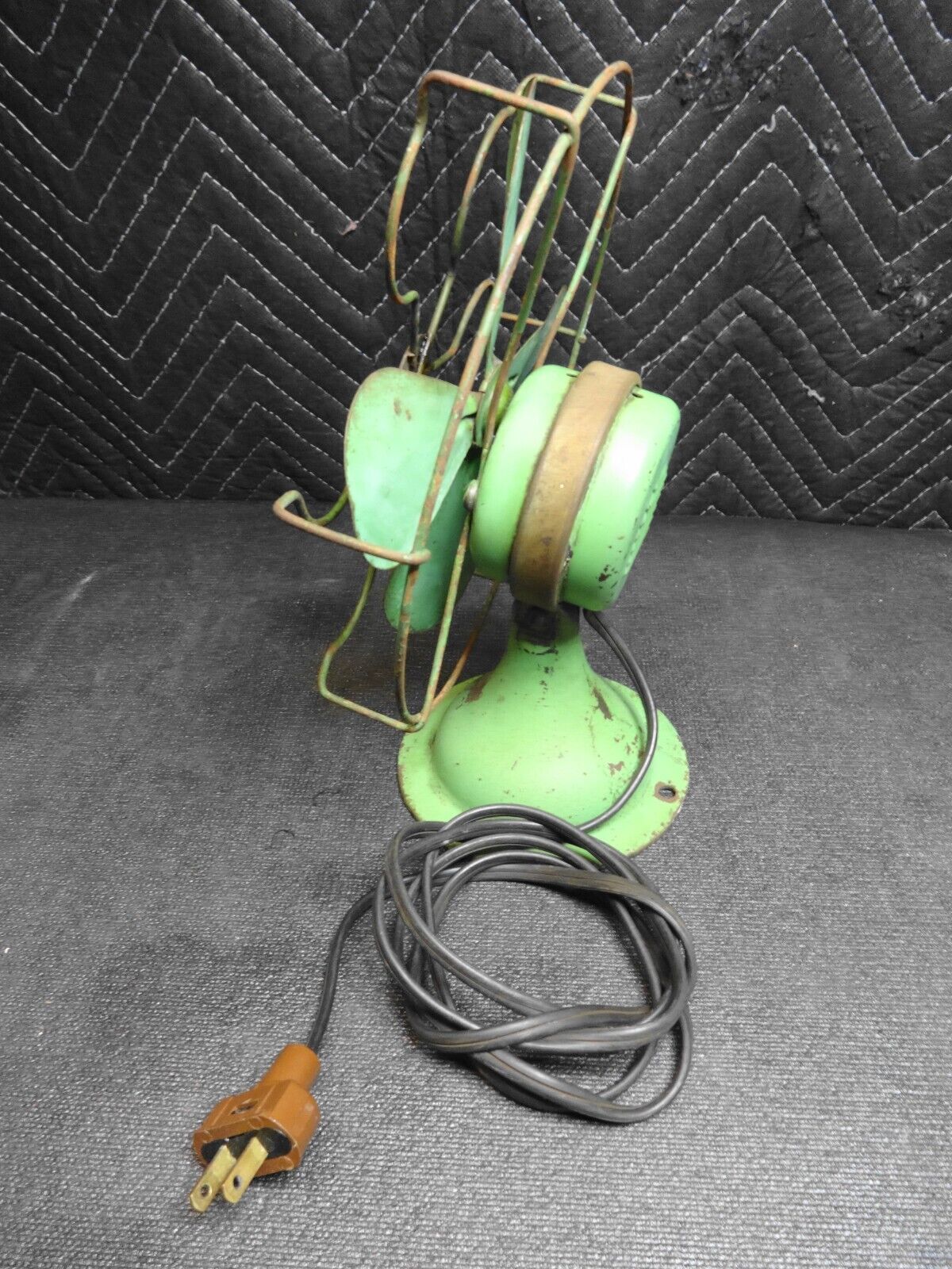 Early 1920s Antique Desk Table 9" Fan - 4 Blade in Green * Working * Serviced *