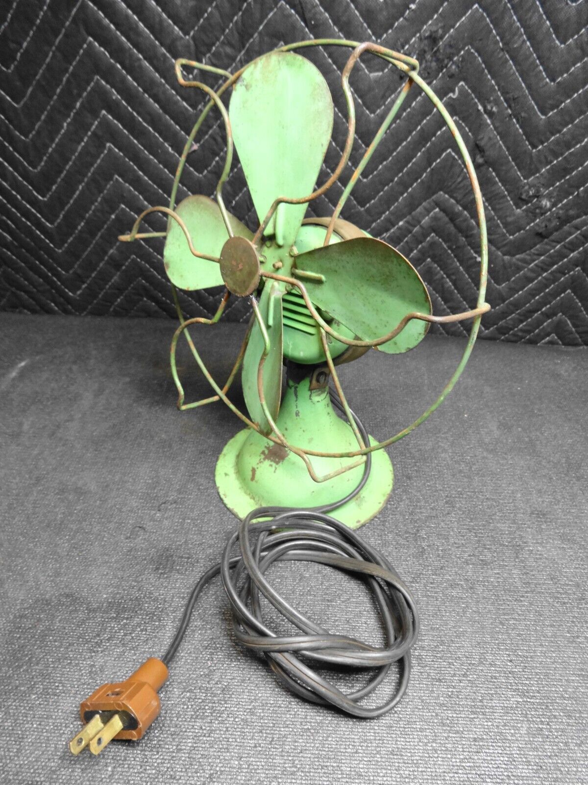Early 1920s Antique Desk Table 9" Fan - 4 Blade in Green * Working * Serviced *