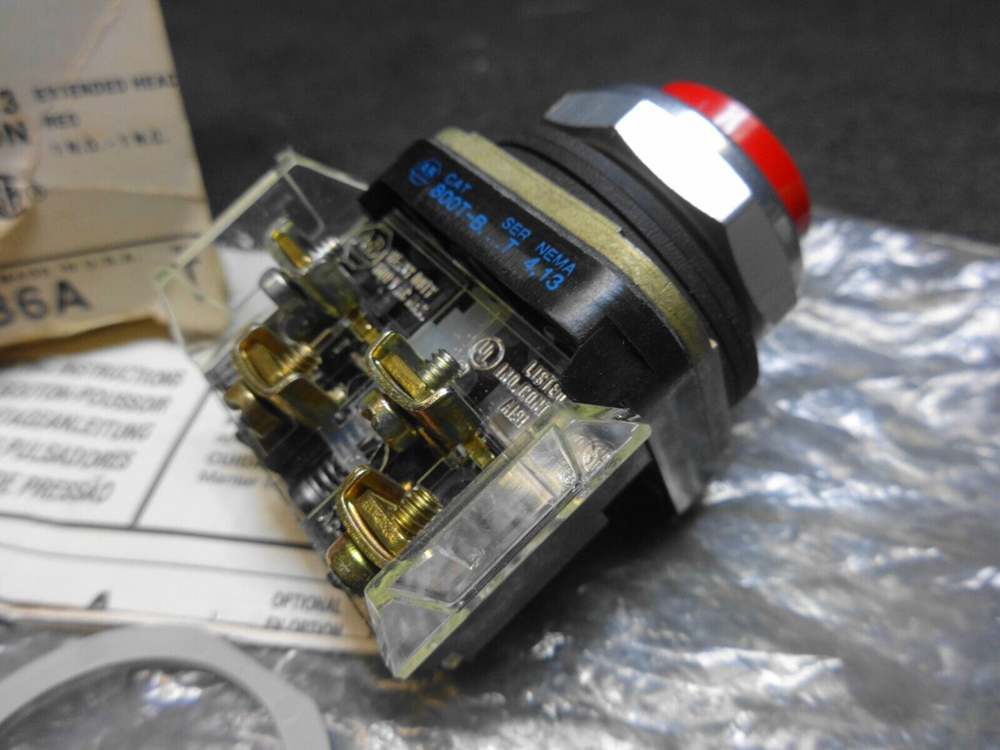ALLEN BRADLEY 800T-B6A SERIES T PUSH BUTTON TYPE 4,13 EXTENDED HEAD RED *NEW*
