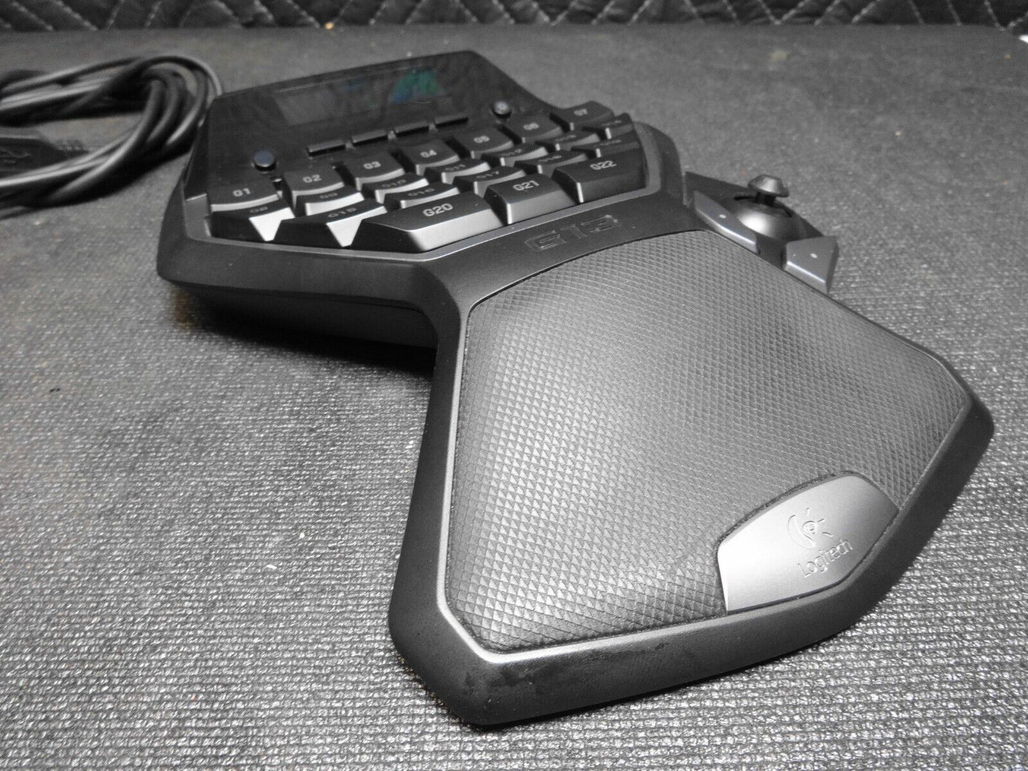Logitech G13 840-000052 Programmable LCD Display Advanced Gameboard