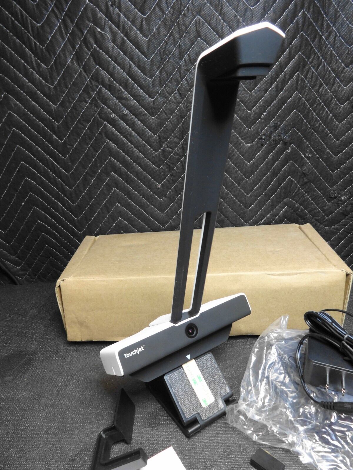 Touchjet Wave TW80Android Virtual Touchscreen - Turns Your HDTV into a Tablet