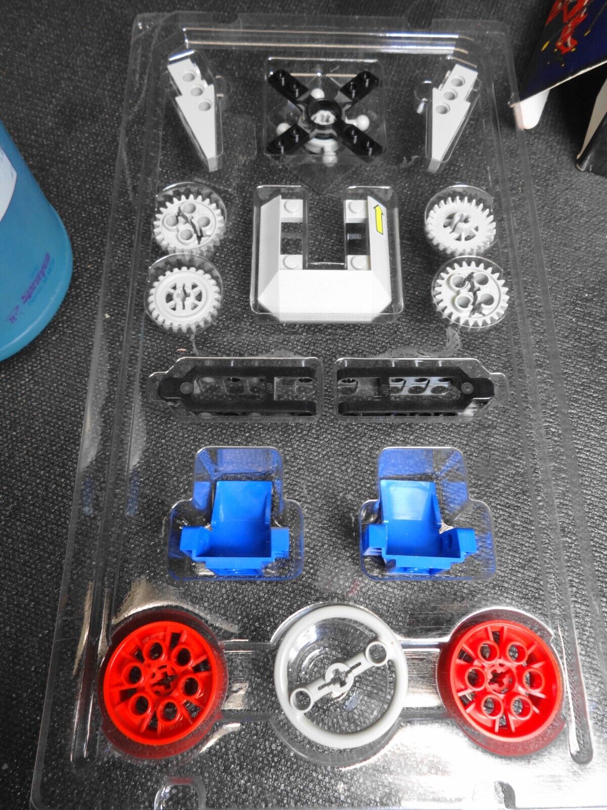 LEGO TECHNIC: Whirlwind Rescue (8856) HELICOPTER - Missing 1 Piece