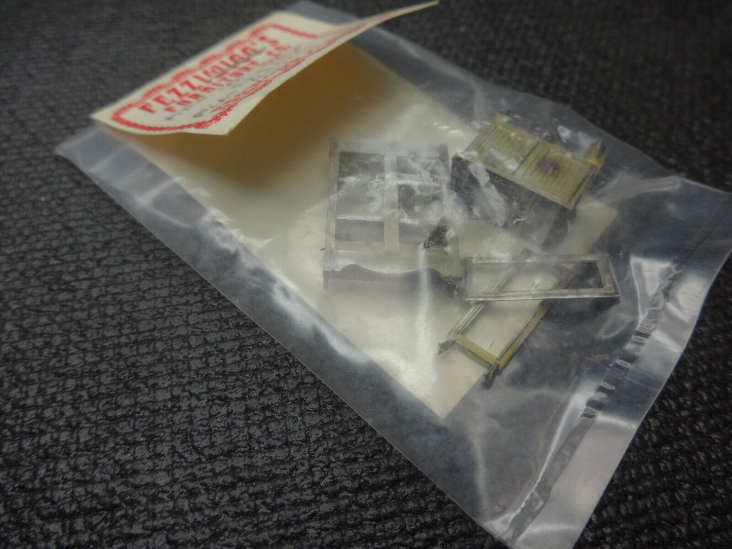 Vintage Fezziwigg's Furniture Co HO Kitchen Cabinet Flat Mount Diecast 5104 NOS