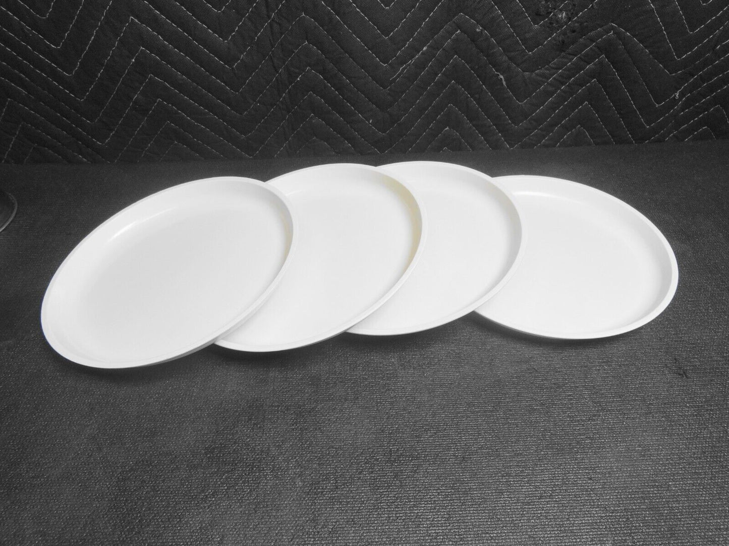 QTY 4 - Le Menu ARMOUR Anchor Hocking High Heat Melamine Microwave Plates 7 3/4"