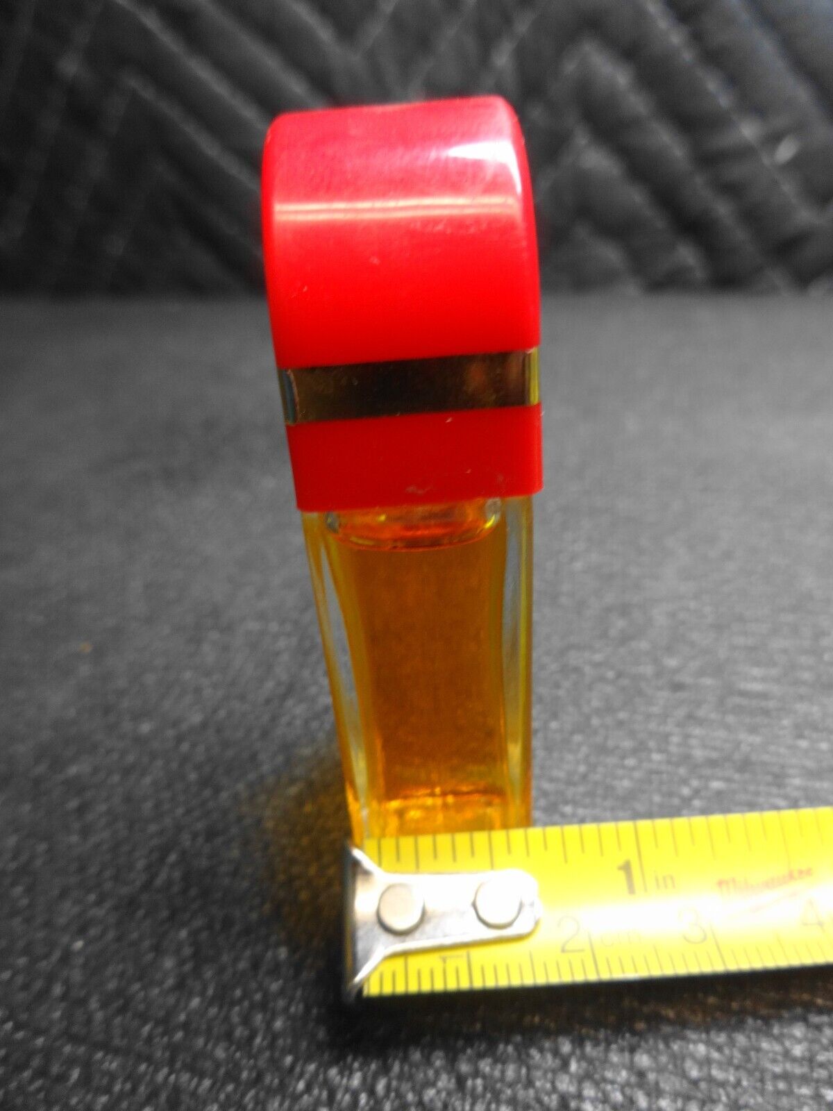 Vintage Elizabeth Arden Red Door Eu de Parfum Splash. 33 fl. oz NOS Without Box