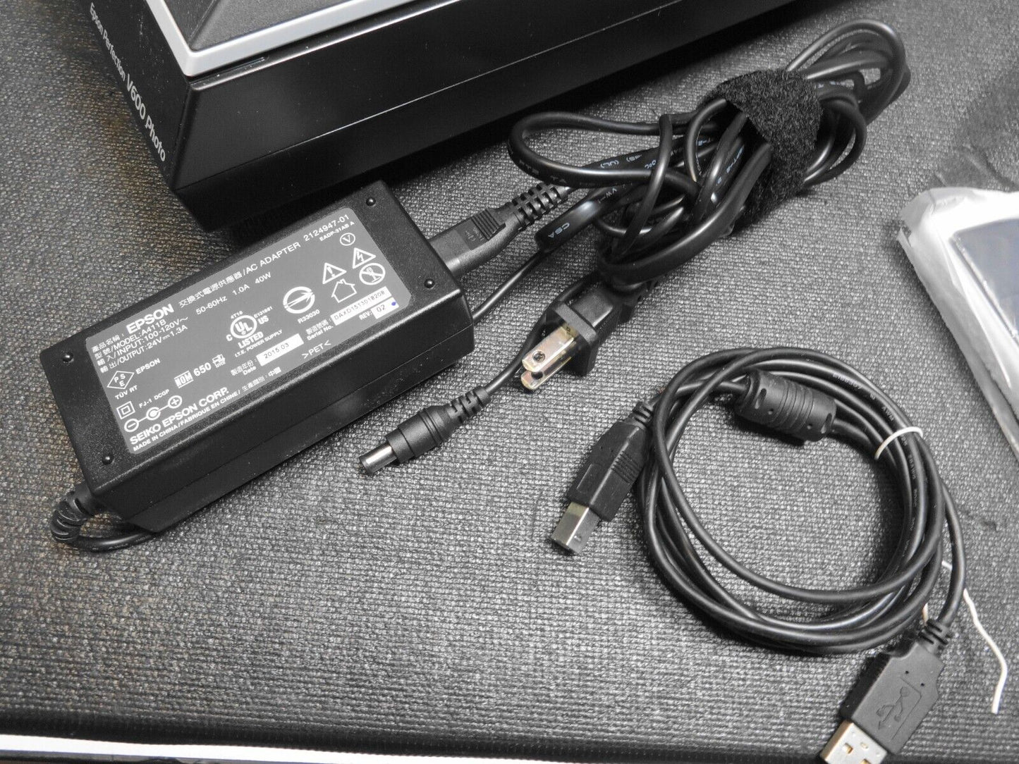 Epson Perfection V600 Photo Scanner In Box With Trays, USB Cable & Software