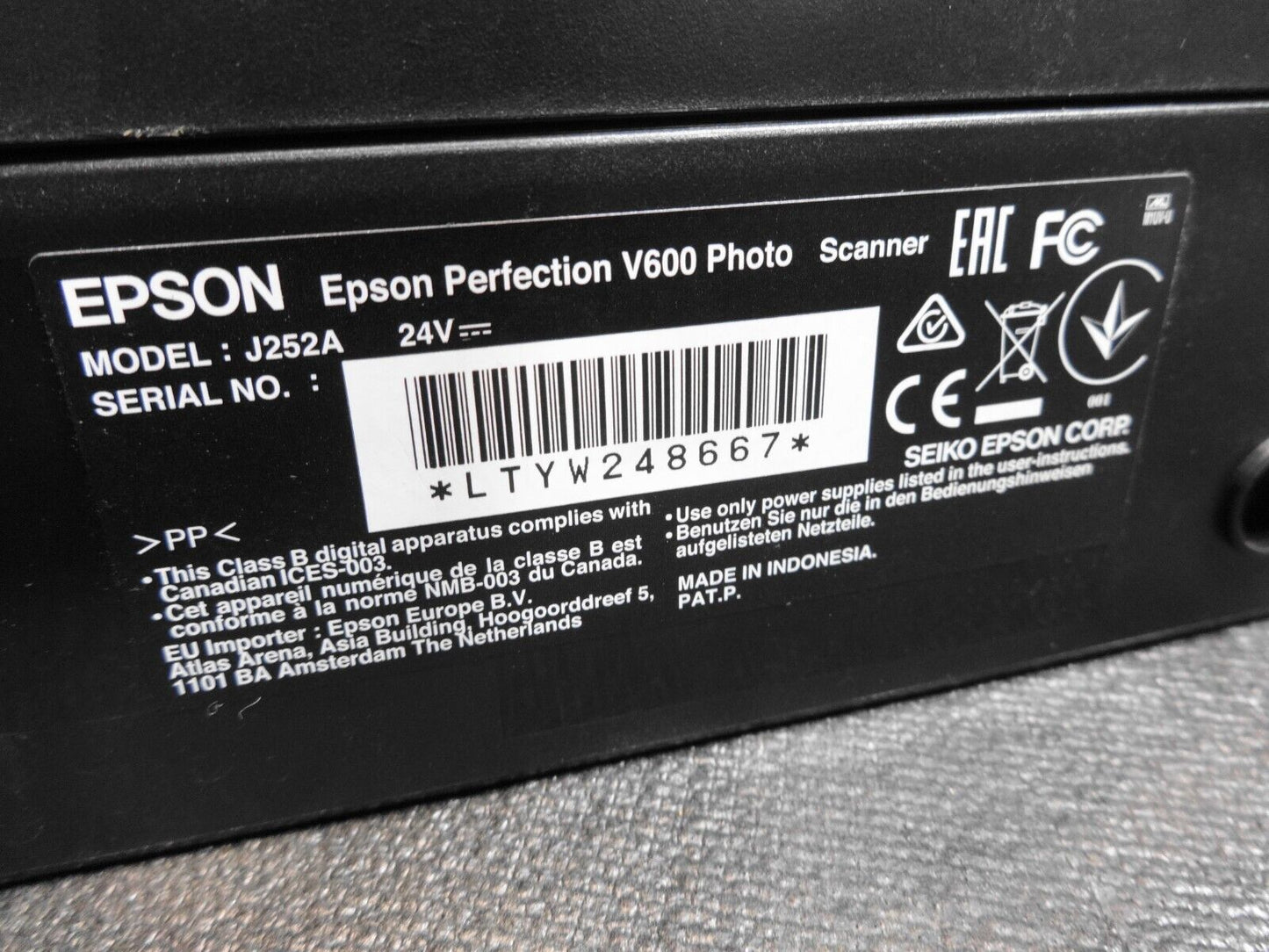 Epson Perfection V600 Photo Scanner J252A w/ Power Adapter + USB Cable