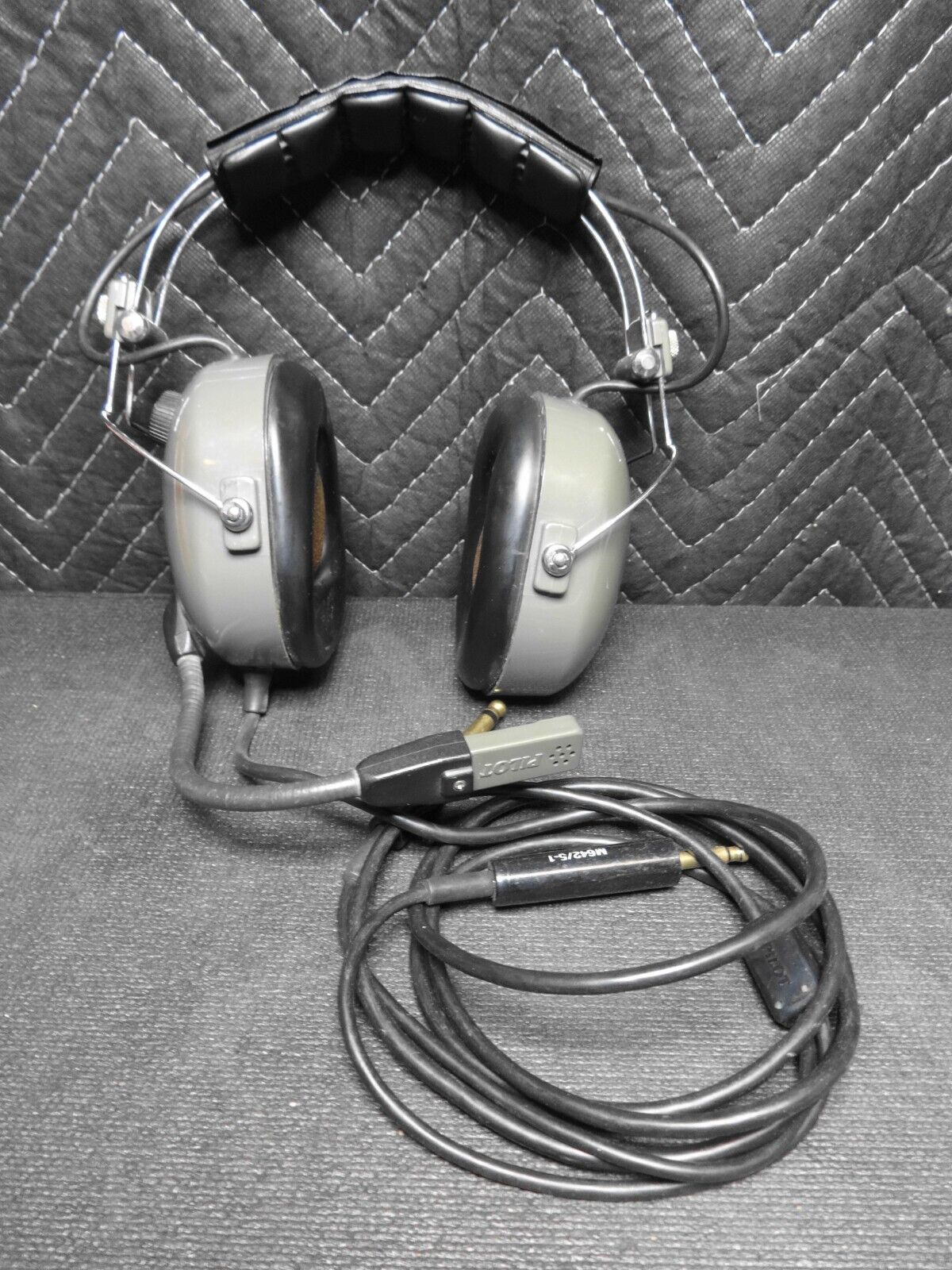 Pilot Avionics Professional Series Aviator Headphones PA 11-90