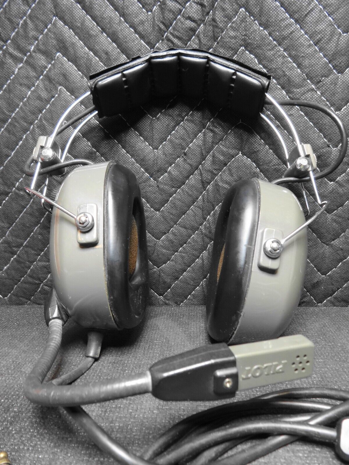 Pilot Avionics Professional Series Aviator Headphones PA 11-90