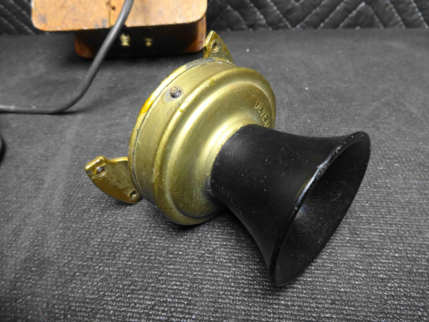 ANTIQUE DEVEAU APPARATUS OAK WALL TELEPHONE - Early 1900's