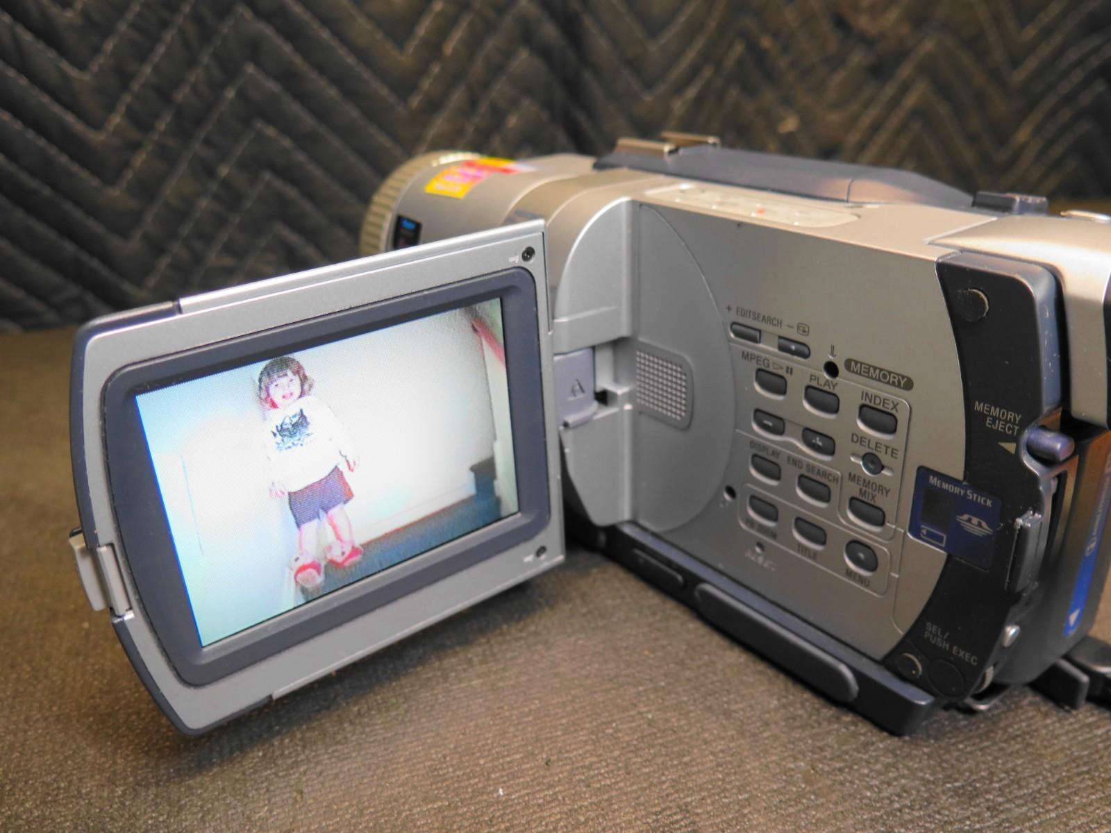 Sony DCR-TRV830 Digital8 Camcorder w/ Video Transfer Cables - *SERVICED*