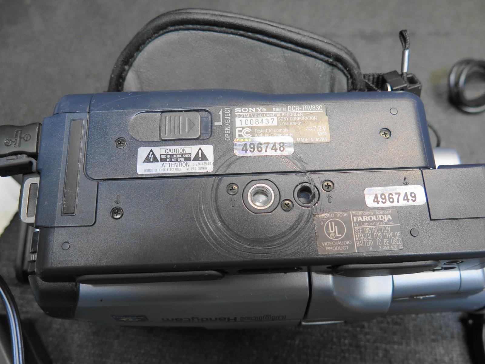 Sony DCR-TRV830 Digital8 Camcorder w/ Video Transfer Cables - *SERVICED*
